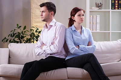 Erzinantys moterų įpročiai: kaip į juos reaguoti?