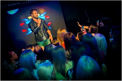 Audringame vakarėlyje Vaidas Baumila kaitino uostamiesčio gražuolių širdis