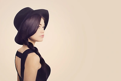 Viena maža juoda suknelė – 4 skirtingi įvaizdžiai