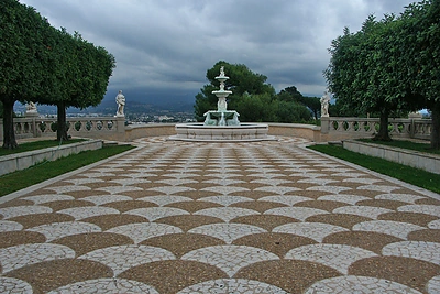 Buvęs vienuolynas, kurį nusipirko Katy Perry