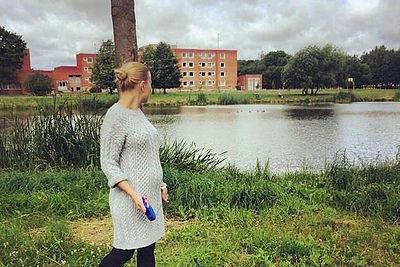 Pirmagimio besilaukianti Renata Jampolskė parodė apvalėjantį nėštukės pilvuką