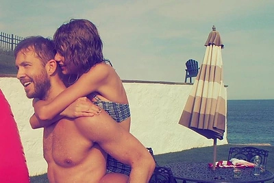 Taylor Swift mylimasis Calvinas Harris paskelbtas daugiausia pasaulyje uždirbančiu didžėjumi