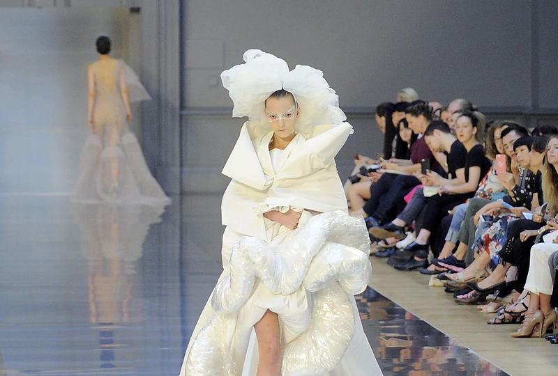 „Maison Margiela“ 2015 m. aukštosios mados kolekcijos modelis