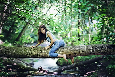 Agness Landau Verkių parke pozavo vasariškai karštoje fotosesijoje
