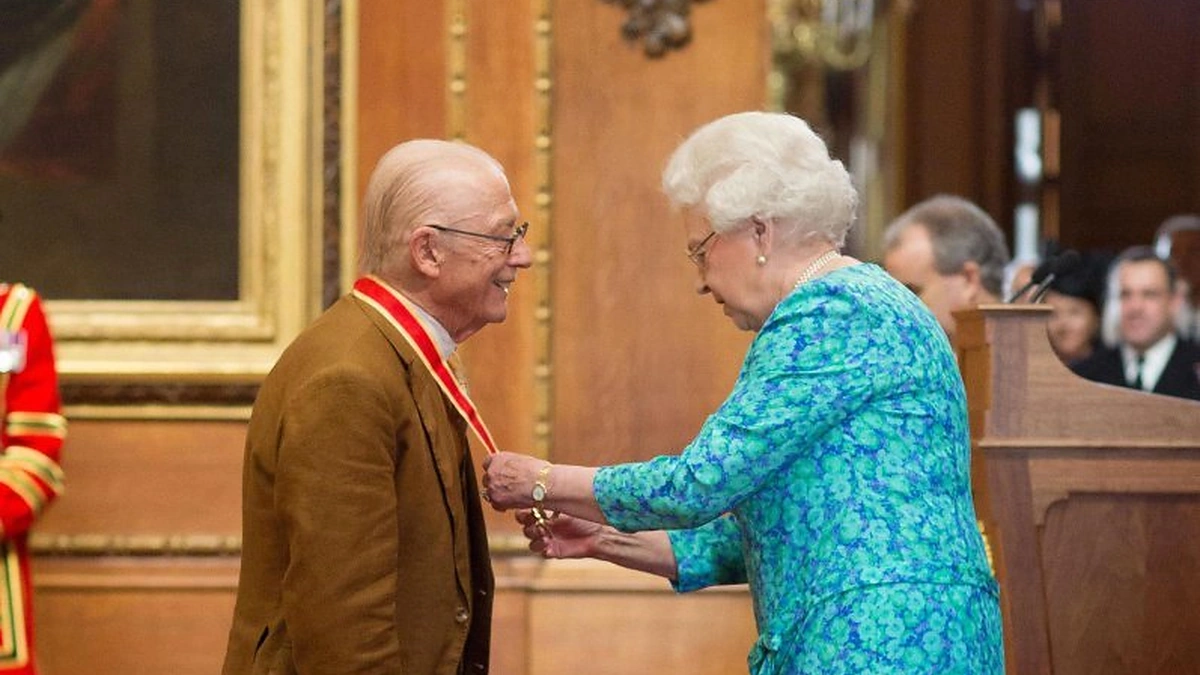 Jonhas Hurtas ir Elizabeth II