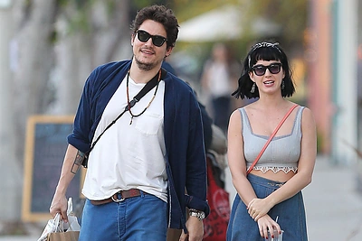 Dainininkė Katy Perry ir vėl išsiskyrė su kolega Johnu Mayeriu