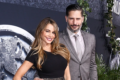 Sofia Vergara ir Joe Manganiello vestuvinį savaitgalį pradėjo vakarėliu paplūdimyje