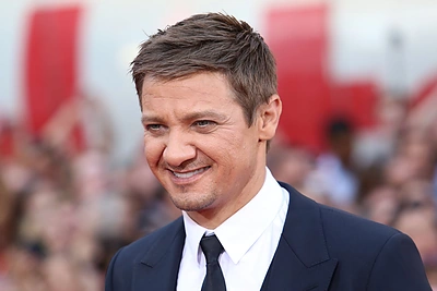 Aktorius J.Renneris po nelaimingo atsitikimo išgabentas į ligoninę: būklė – kritinė