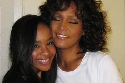 Whitney Houston su dukra Bobbi Kristina Brown / „Scanpix“/Xposurephotos.com nuotr.