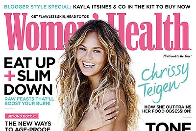 Modelis Chrissy Teigen žurnalo „Women’s Health“ viršeliui pozavo visiškai nuoga