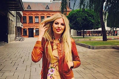 Modelis Solveiga Mykolaitytė puošiasi ir mamos, ir močiutės suknelėmis: seniausiai jų – 45 metai