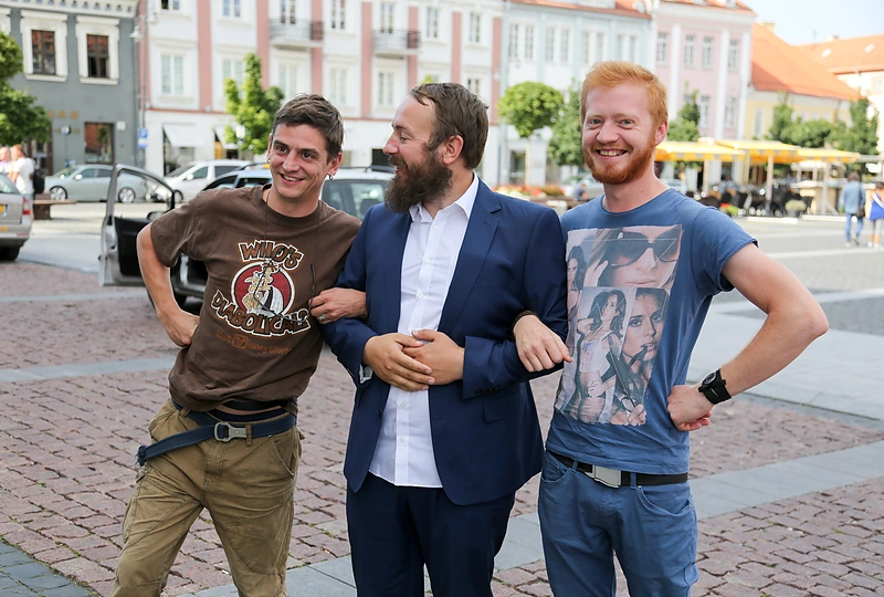 Dmitrijus Radinas (centre)