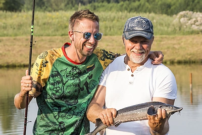 Gytis Paškevičius svečiavosi Adomaičių sodyboje: žiūrėkite video, kaip vyrai pramogavo