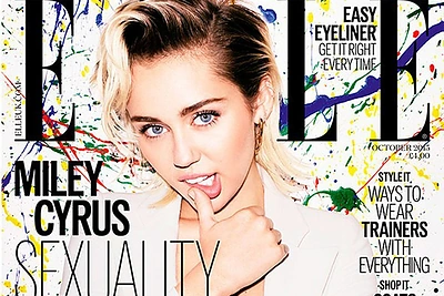 Miley Cyrus savo santykių su „Victoria's Secret“ angelu Stella Maxwell nelaiko rimtais