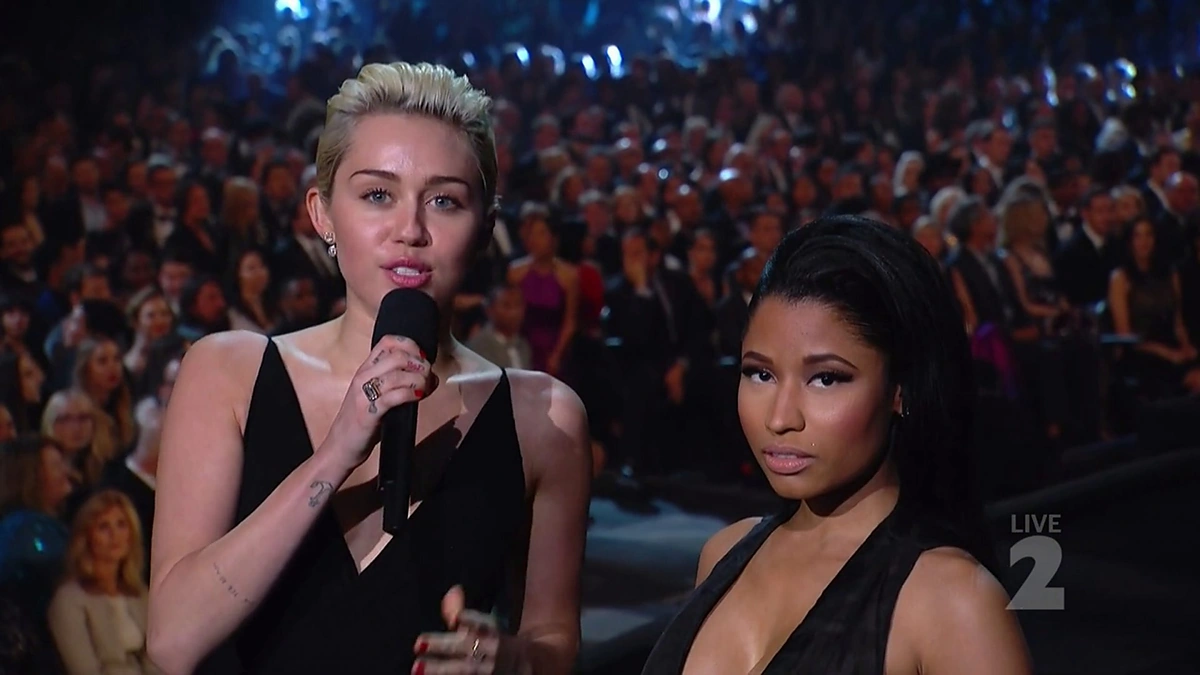 Miley Cyrus ir Nicki Minaj