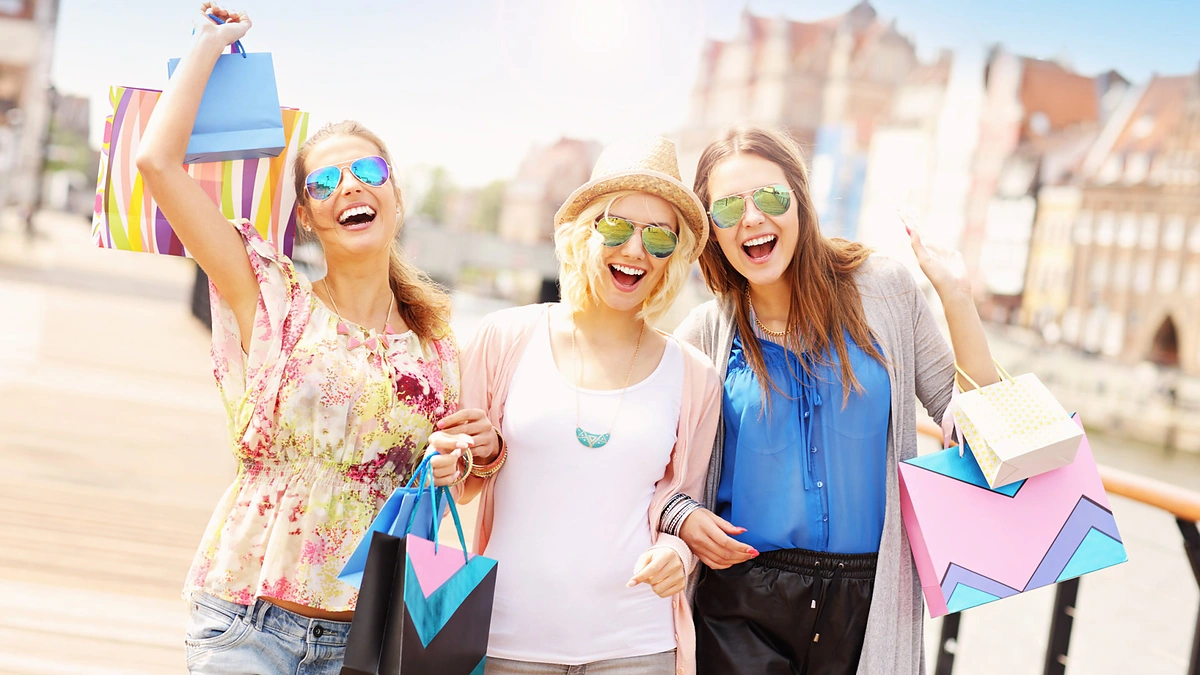 Apsipirkinėjančios moterys