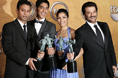Filmo „Lūšnynų milijonierius“ aktoriai Irrfanas Khanas, Devas Patelis, Freida Pinto ir Anilas Kapooras