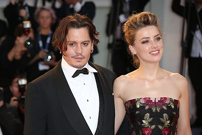 Australijos teismo posėdis dėl Johnny Deppo ir Amber Heard šunų atidėtas iki lapkričio