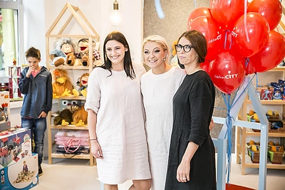 Agnė Grigaliūnienė (centre)