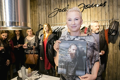 Dizainerė Julija Janus pakvietė į mados ir maisto žaidimams skirtą vakarą