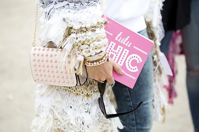 7 aprangos gudrybės, padėsiančios atrodyti jauniau