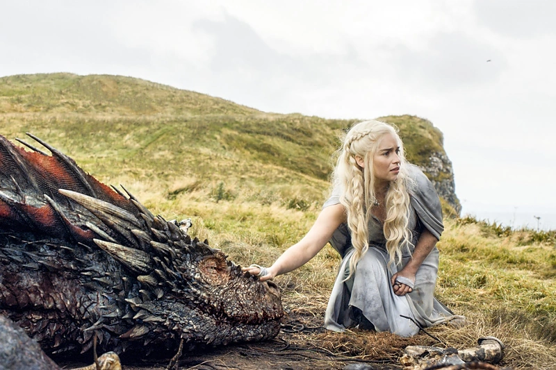 Emilia Clarke seriale „Sostų karai“