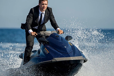 Edas Skreinas filme „Transporteris: visu greičiu“