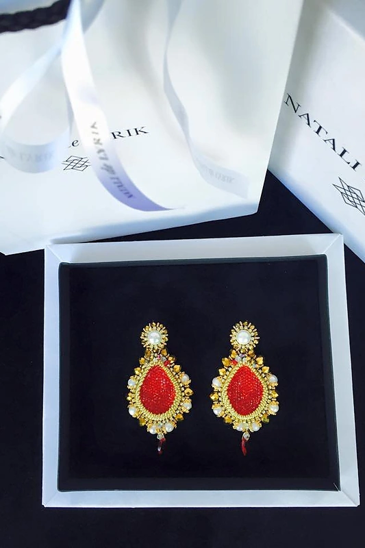 Nadieždai Babkinai kurti Natalijos Martinavičienės auskarai