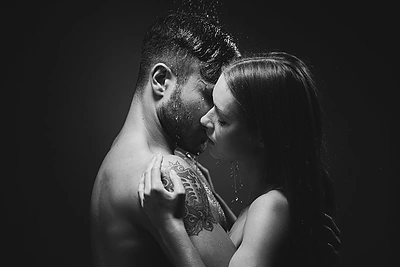 Įvertinkite: naujame Vaido Baumilos vaizdo klipe – intymios scenos su aktore Ieva Andrejevaite