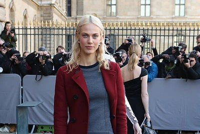 Persona: kuklioji Aymeline Valade