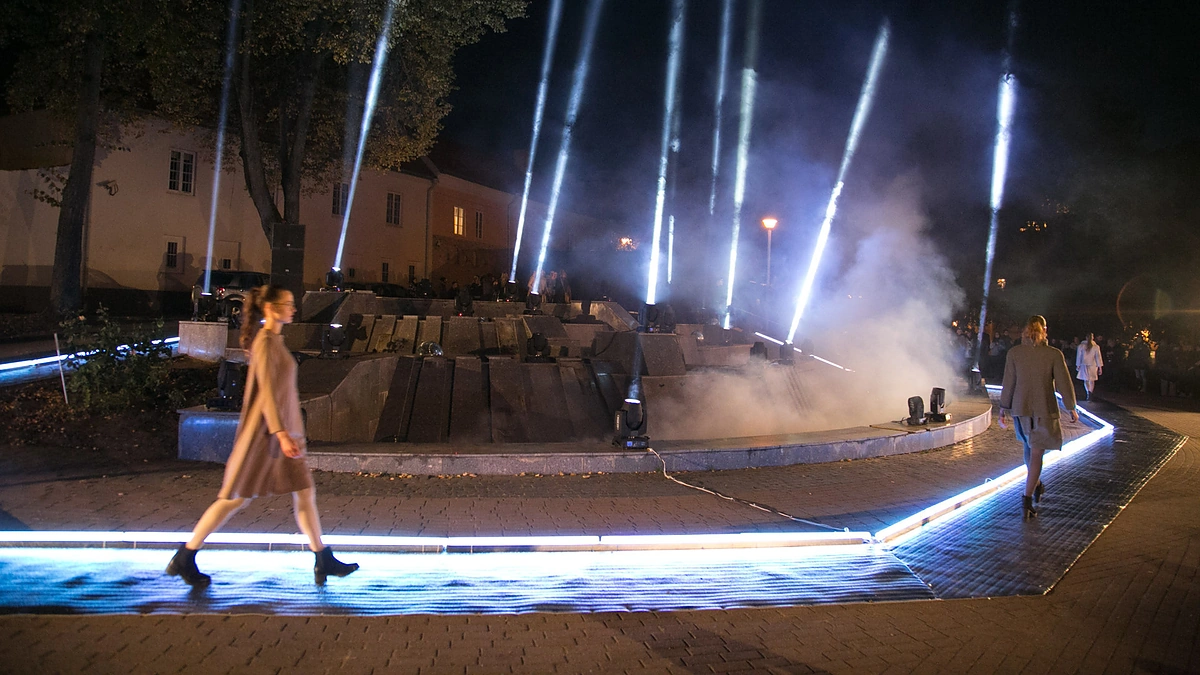 „Shopping Night Out“ madų šou