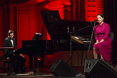 Justę Arlauskaitę-Jazzu koncerte Vilniuje sveikino ir mama Auksė, ir tėvas Gintaras