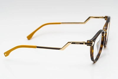 Akiniai, atspindinys 2015-2016 m. rudens-žiemos tendencijas