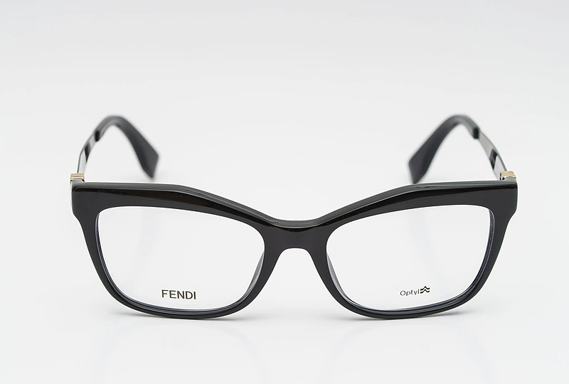 Akiniai, atspindinys 2015-2016 m. rudens-žiemos tendencijas