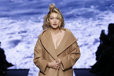 „Max Mara“ paltaa