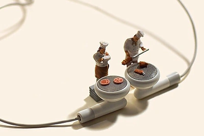 Netikėtumo grožis: japono miniatiūrose – naujas žvilgsnis į kasdienius objektus