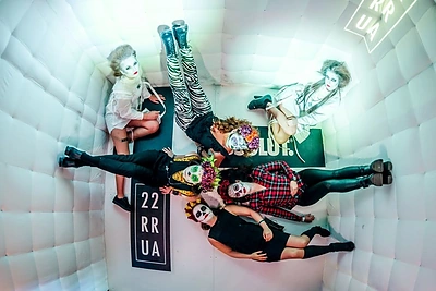 „2ru2ra“ uostamiestyje įkūrė beprotnamį – „2rdomą“