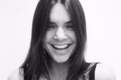 Kendall Jenner savo 40 mln. sekėjų parodė apnuogintą krūtį