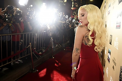 Lady Gaga „gedulingai“ atsisveikina su savo gyvenimo 3-iuoju dešimtmečiu