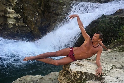 Juozas Statkevičius Sicilijoje šokinėjo nuo 20 metrų skardžio: „Pirmąkart baisu, po to jau linksma“