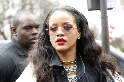 Nuo podiumo – į gatvę: išgelbėtas lakūno švarkelis