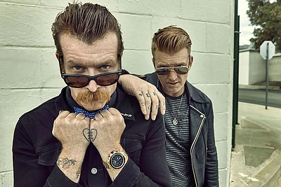 Po teroristų atakos Paryžiuje „Eagles of Death Metal“ kuriam laikui nutraukia koncertinę veiklą