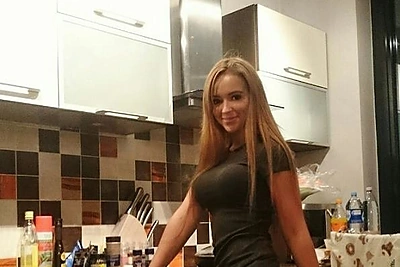 Nauja Monikos Šalčiūtės nuotrauka vėl sukėlė diskusiją dėl fotošopu padidintos krūtinės