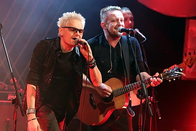 „Biplan“ Kaune pradėjo jubiliejinį turą: grupės hitai publiką audrino nuo pirmos koncerto minutės