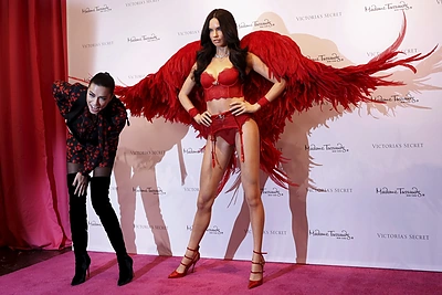 Adriana Lima su savo vaškinė figūra