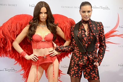 Adriana Lima su savo vaškinė figūra