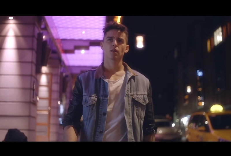 Donatas Montvydas vaizdo klipe „I've Been Waiting For This Night“