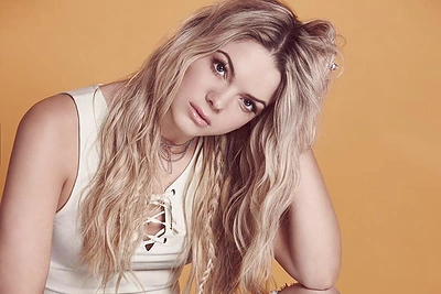 Britų „X Faktorių“ laimėjusi Louisa Johnson pribloškė savo balsu ir per akimirką susikrovė turtus