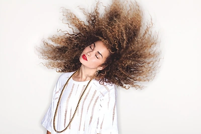 Festivalyje „Granatos Live 2016“ koncertuos Ella Eyre ir Jess Glynne