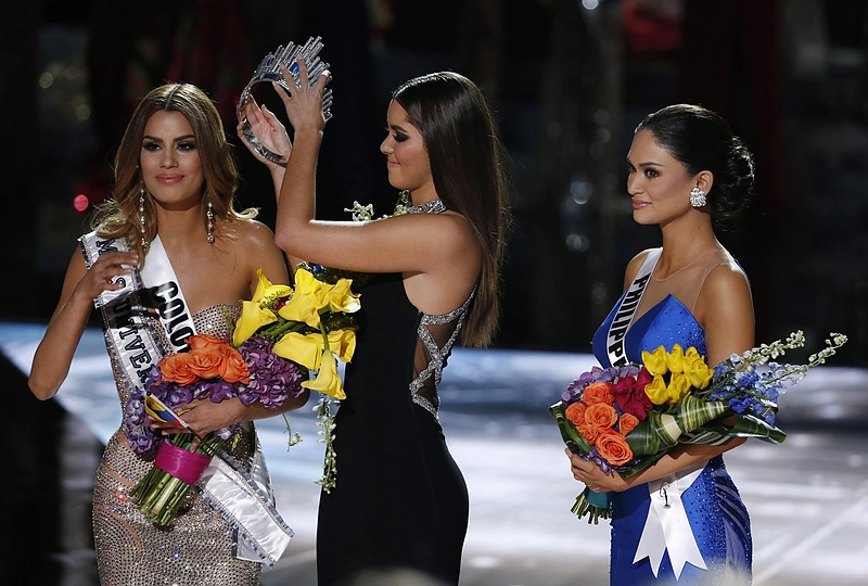 Paulina Vega nuima karūną nuo neteisingai nugalėtoja paskelbtos Ariadnos Gutierrez